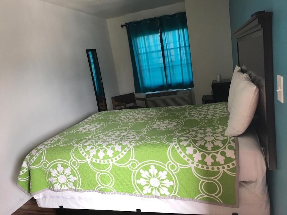Geneva Motel Daly City 15/25