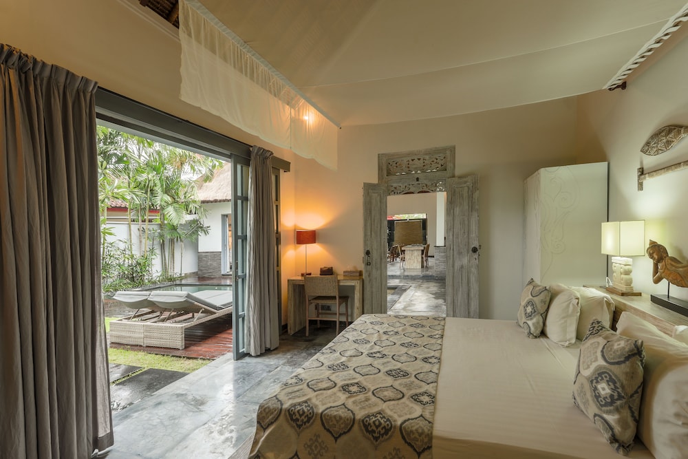 Indiana Kenanga Luxury Villas Spa Restaurant 50/50