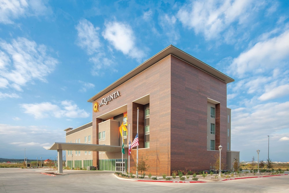 La Quinta Inn & Suites By Wyndham San Marcos Outlet Mall 2/31