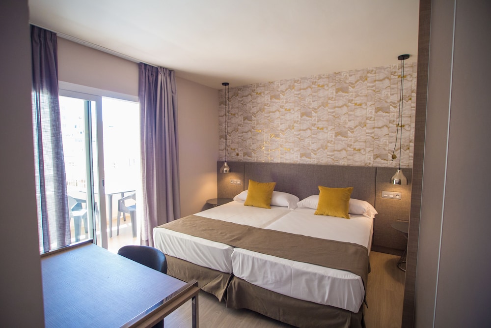 Ona Marbella Inn 9/40