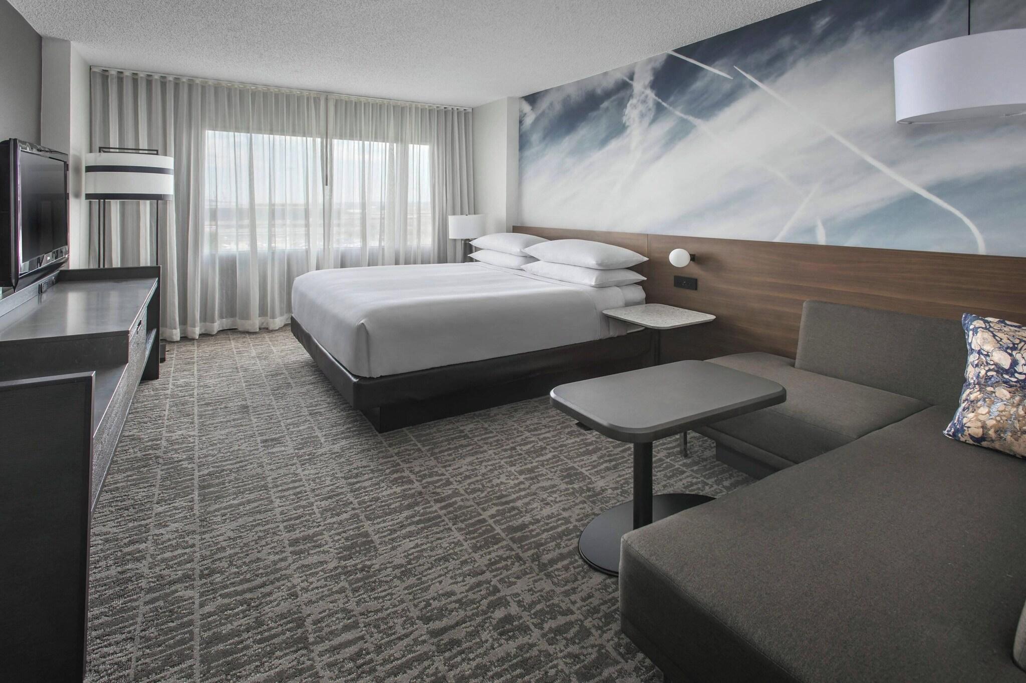 غرفة بسرير مزدوج لذوي الإعاقة، Newark Liberty International Airport Marriott 3/5