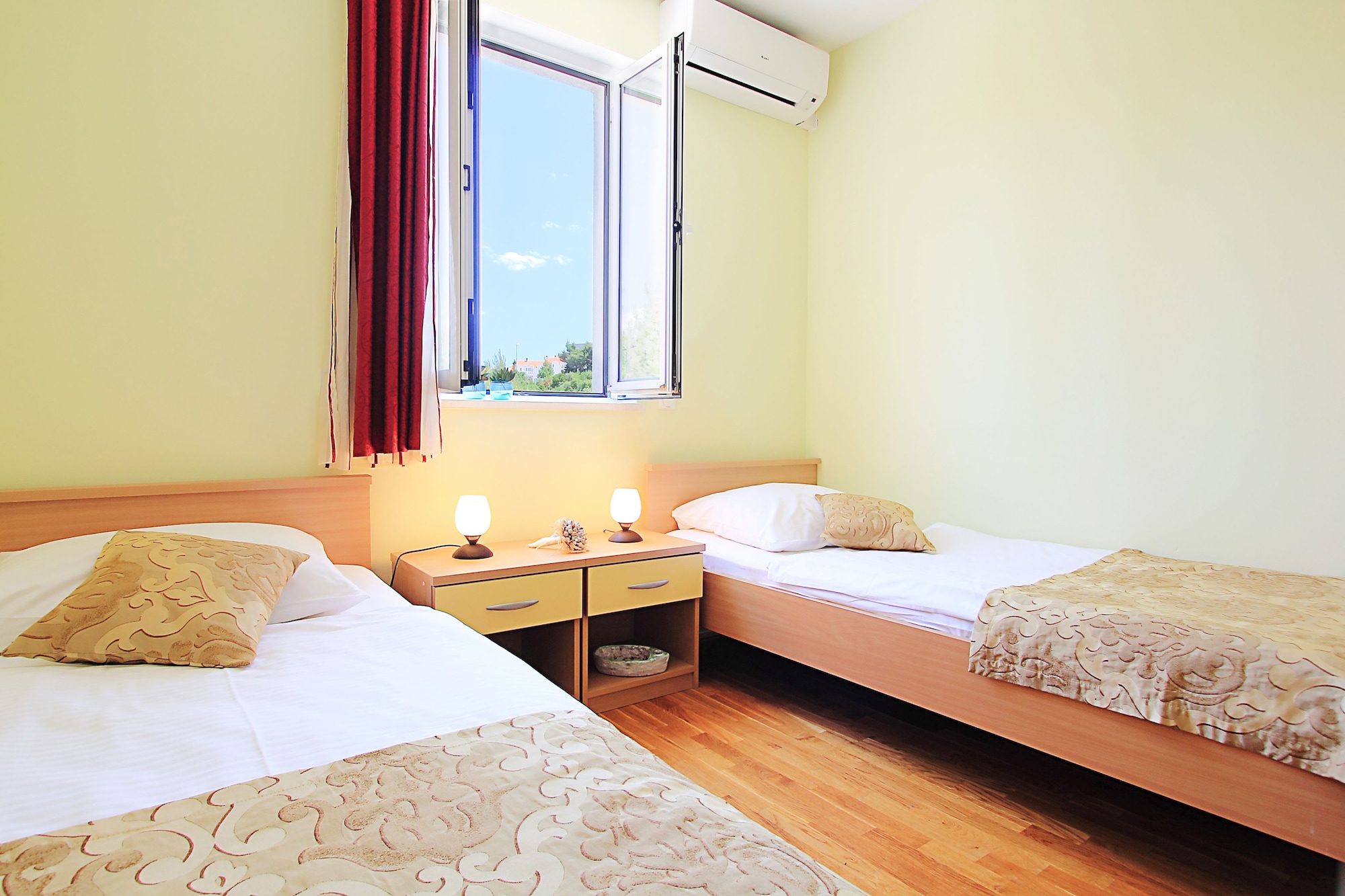 2 BEDROOMS, APARTMENT, SEA VIEW, BALCONY