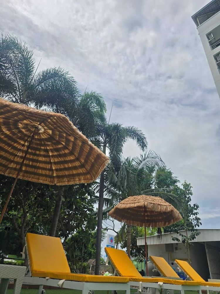 RedDoorz I-Talay Resort 4/49