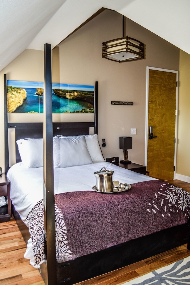 Rio Vista Inn & Suites Santa Cruz 37/73