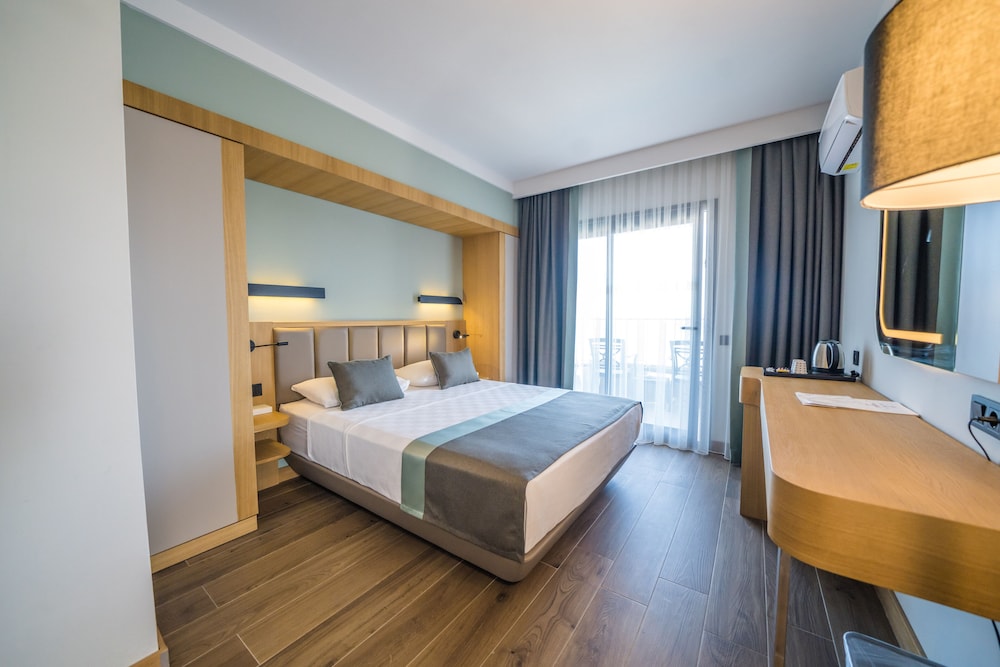 Premier Nergis Beach Hotel 15/50