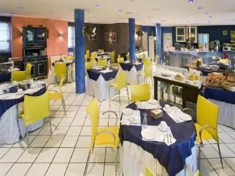 Archa Villa De Suances 32/50