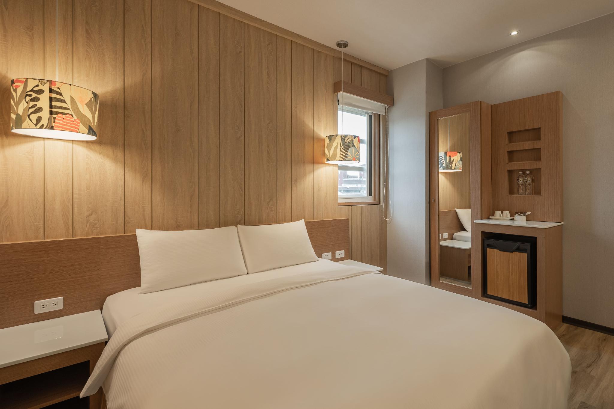 Exquisite, Double Bed