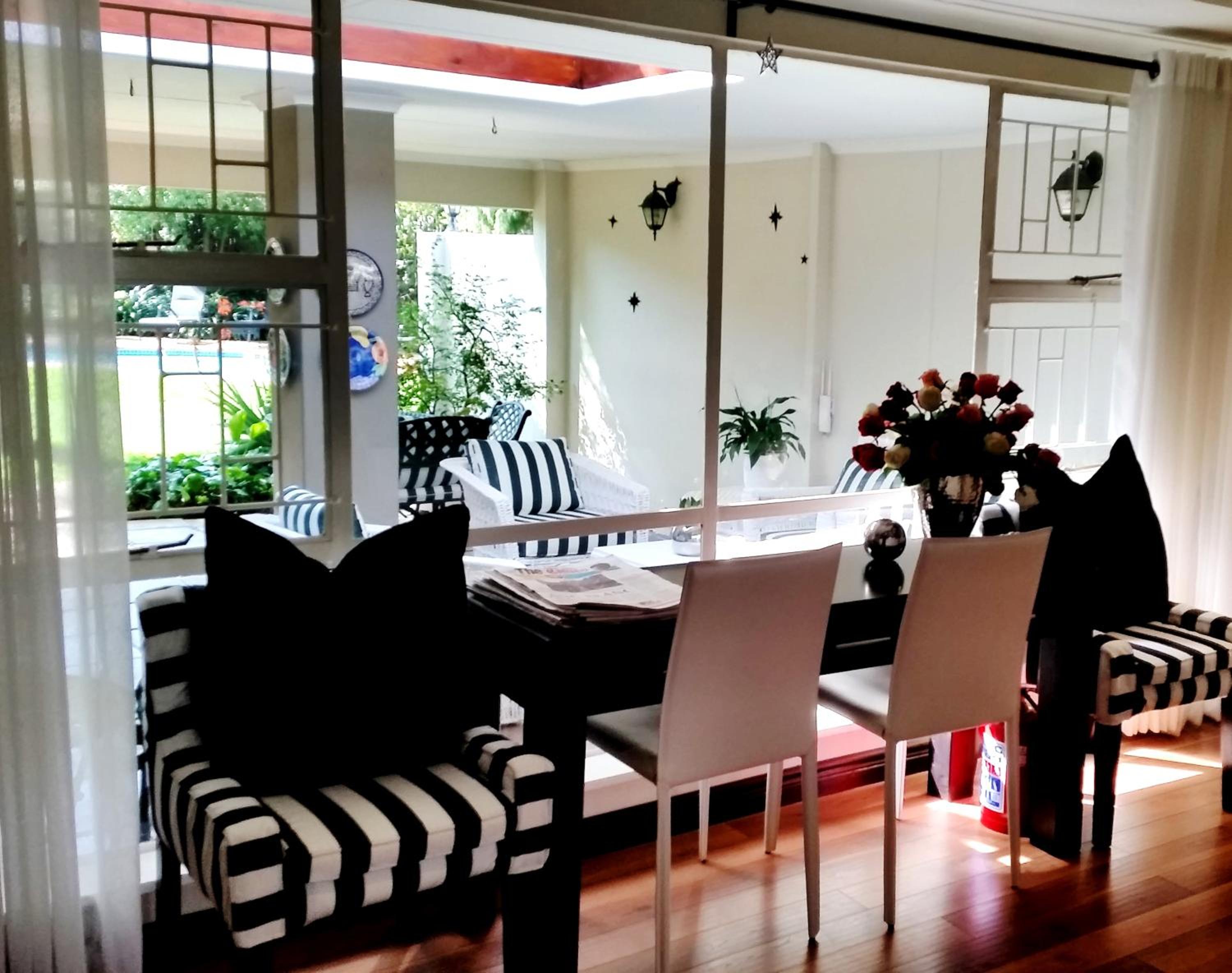Rosebank Lodge by Claires 14/46