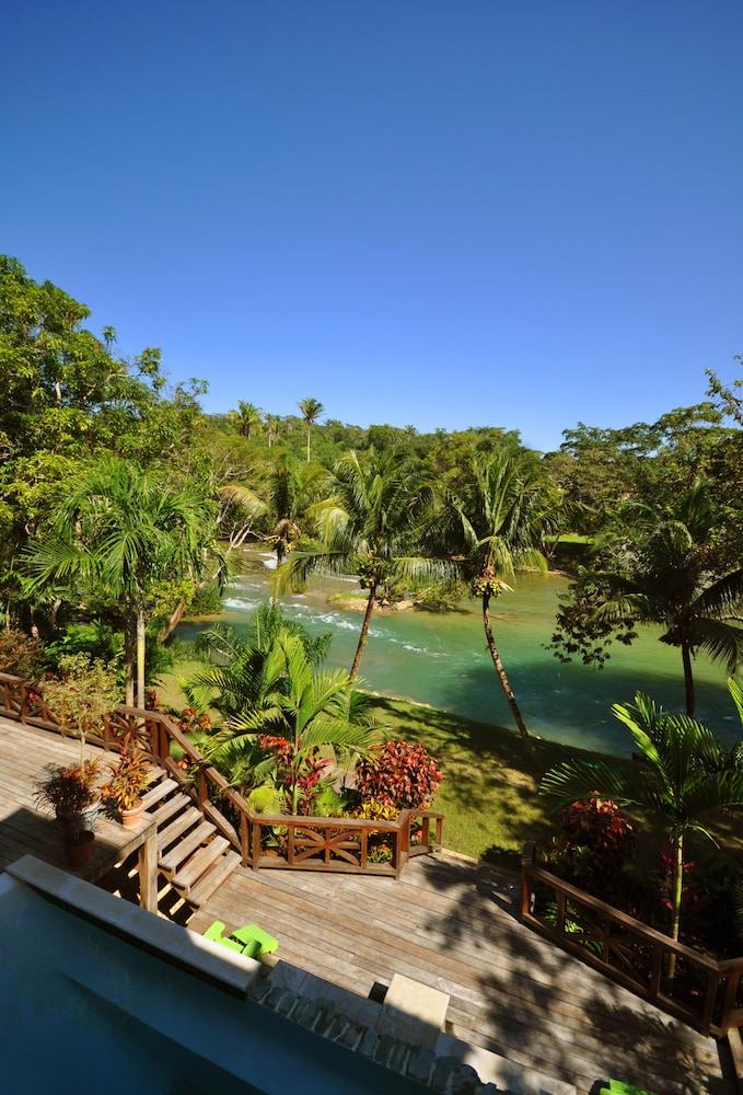 Mahogany Hall Boutique Resort 44/49