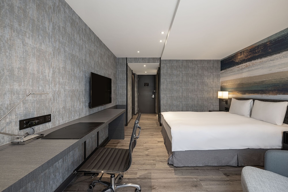 Lakeshore Hotel Metropolis I 26/52