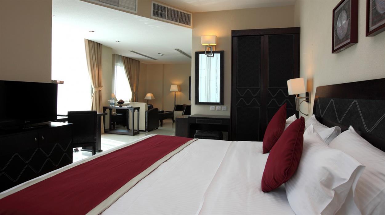 فندق مينا الجبيل سابقا جولدن توليب(Razana Hotel Al Jubail) 10/60
