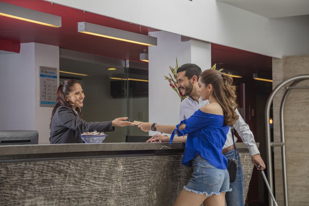 Hotel Senorial 5/56