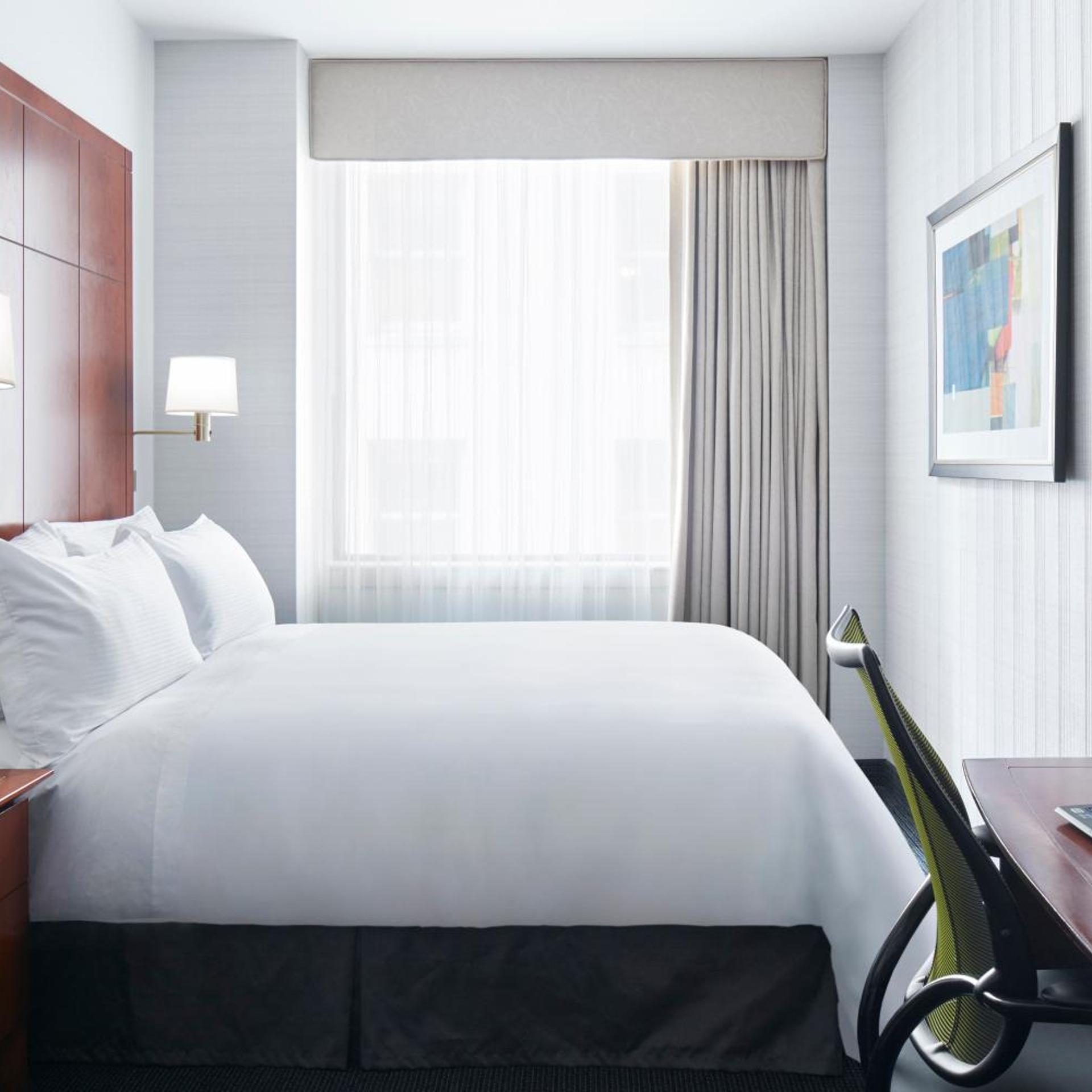Club, King Bed