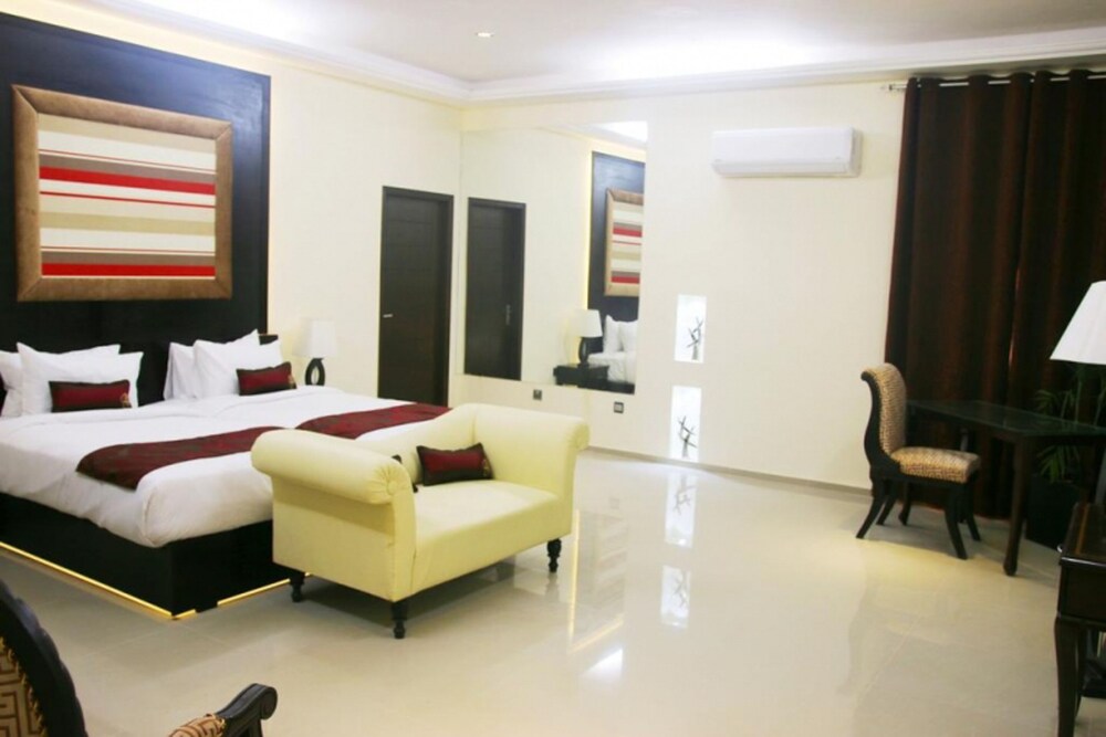 Grand Enclave 14/39