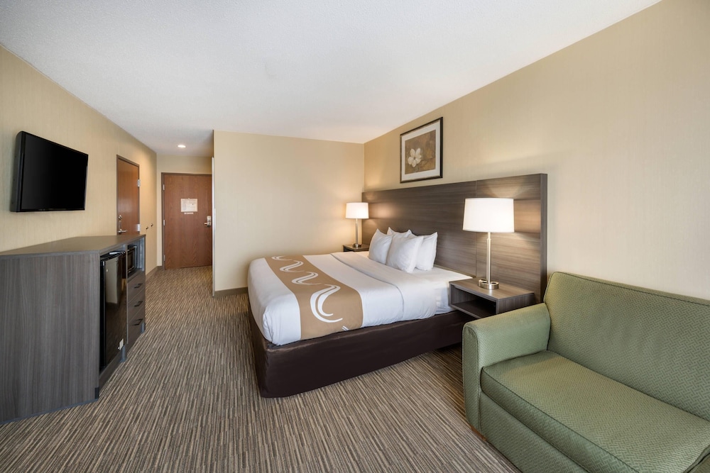 غرفة قياسية بسرير كينج، Quality Inn and Suites Fishkill South Near I-84 3/10