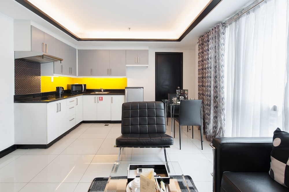 Y2 Residence Hotel 45/68