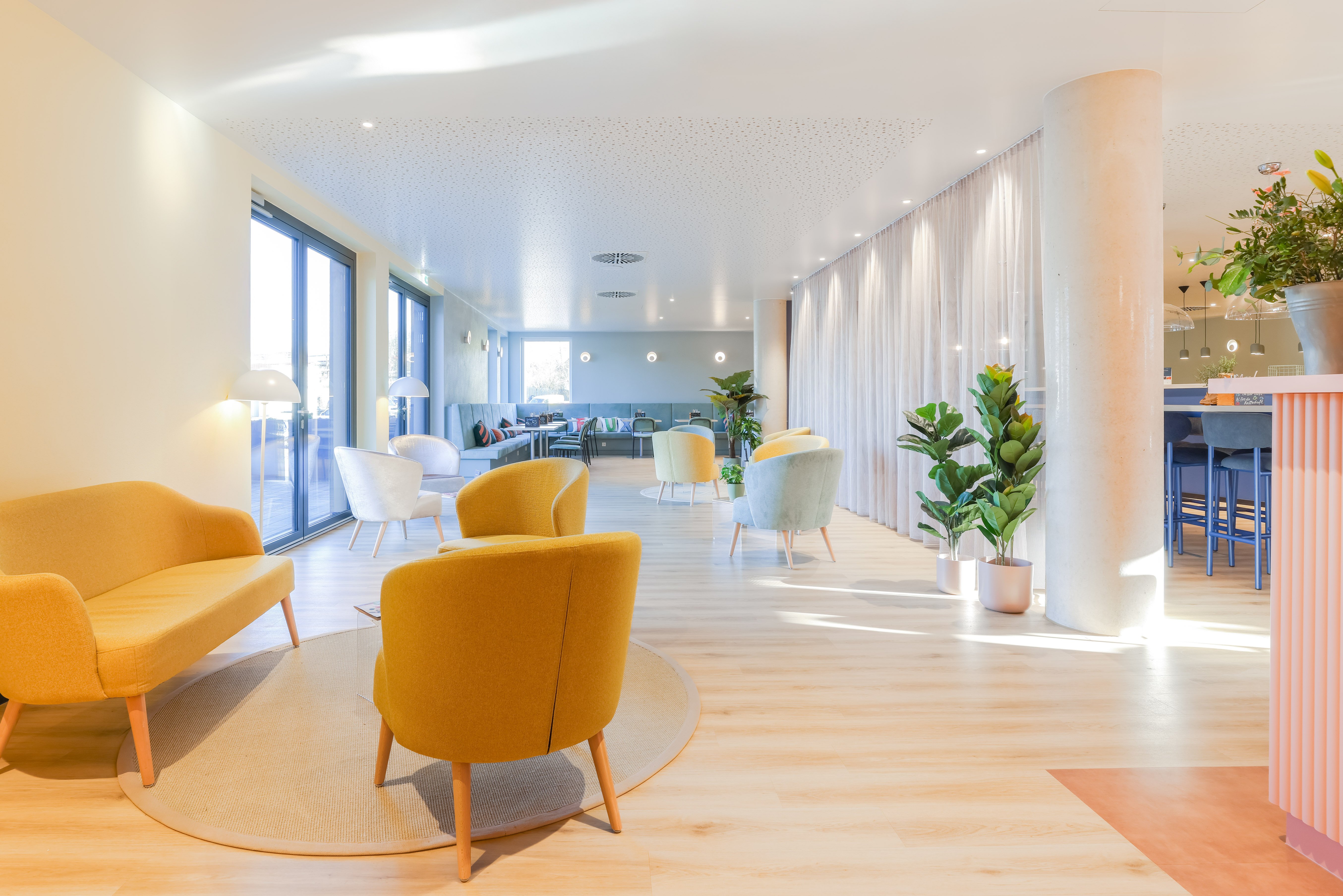 Holiday Inn - the niu, Flux Passau 25/50