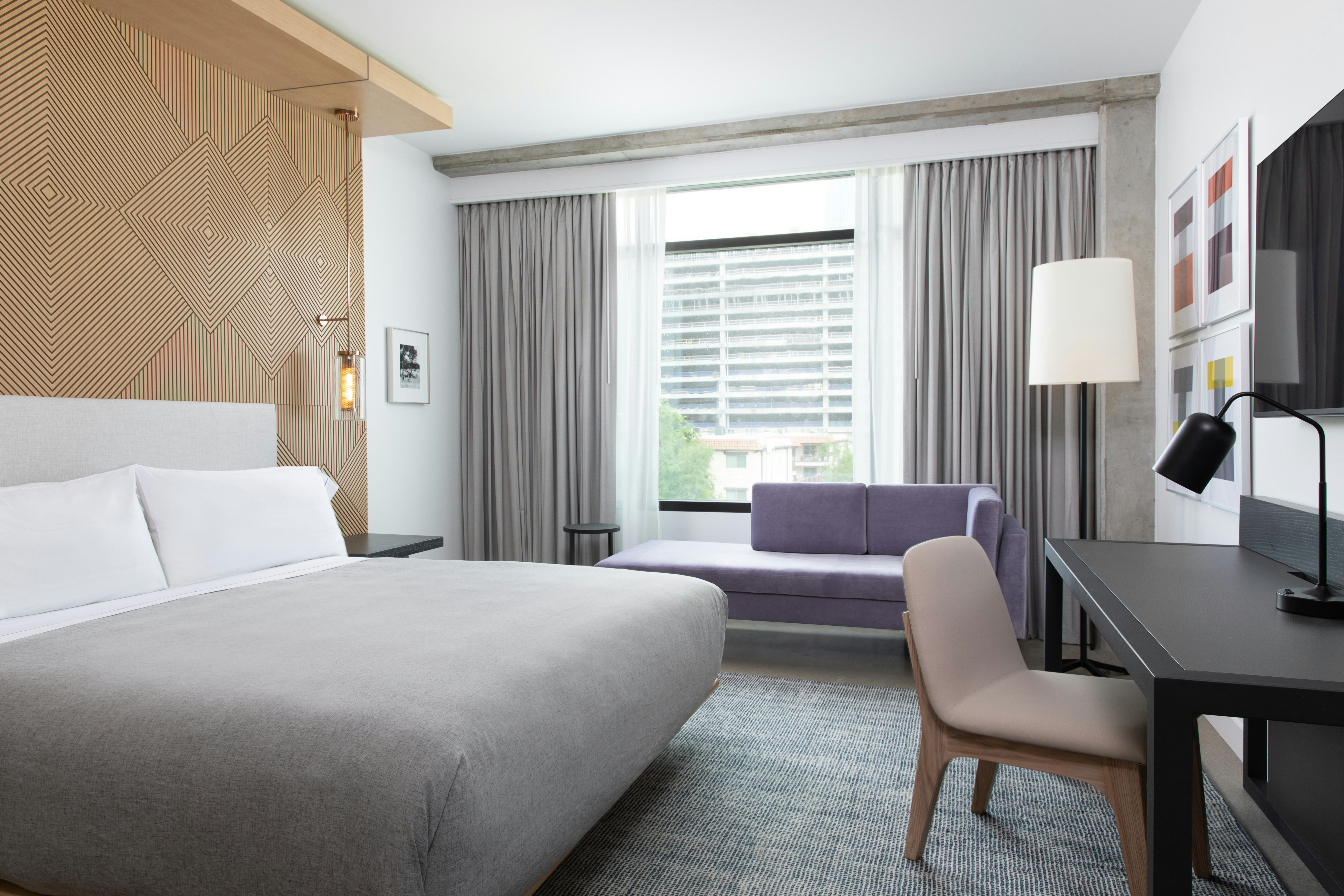 PREMIUM, KING BED, URBAN VIEW