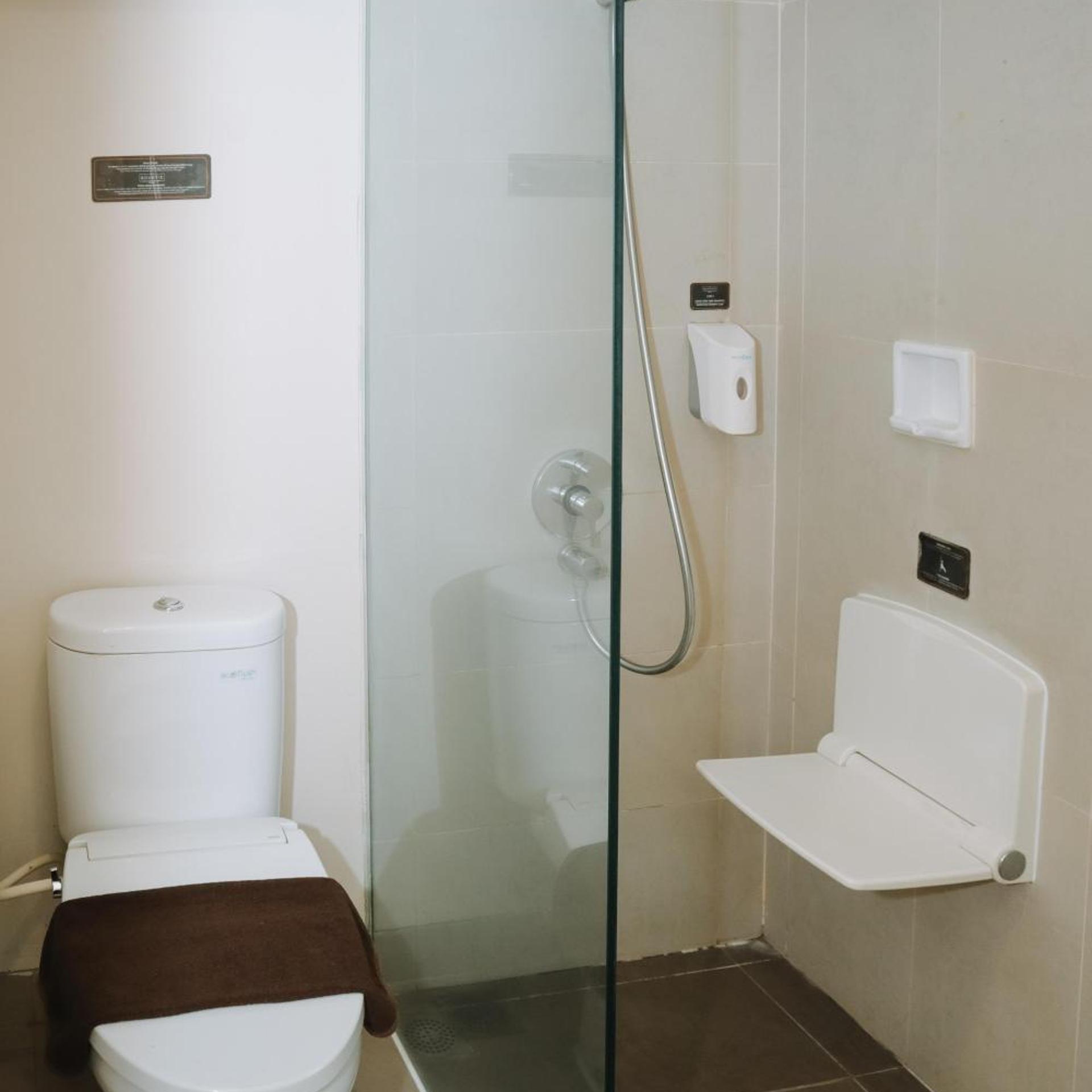 Maxonehotels.Com At Bounty Sukabumi 45/49