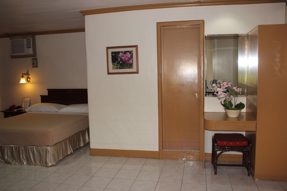 Elegant Circle Inn 4/71