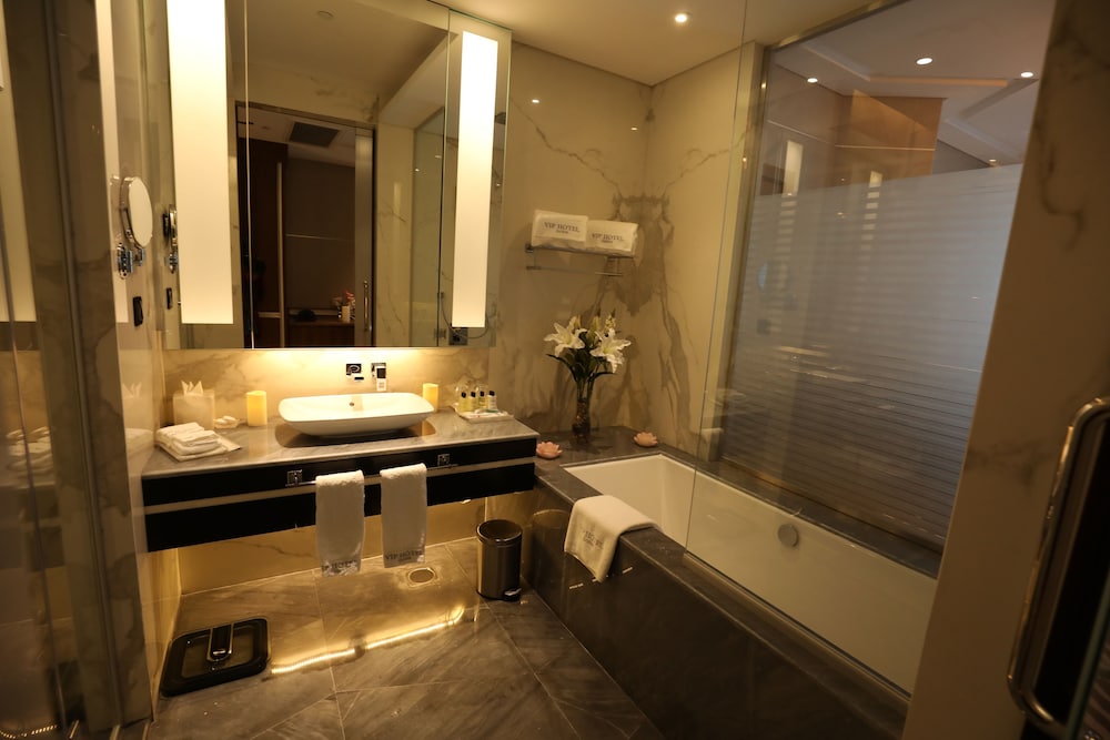 Vip Hotel 69/72