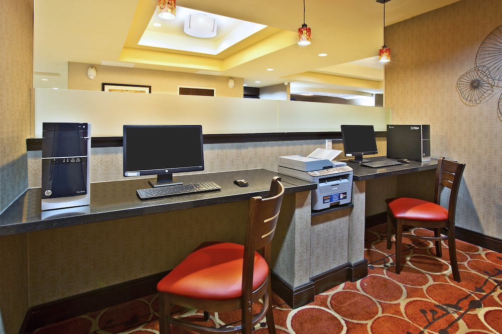 Holiday Inn Express Suites Springfield Dayton Area 45/45