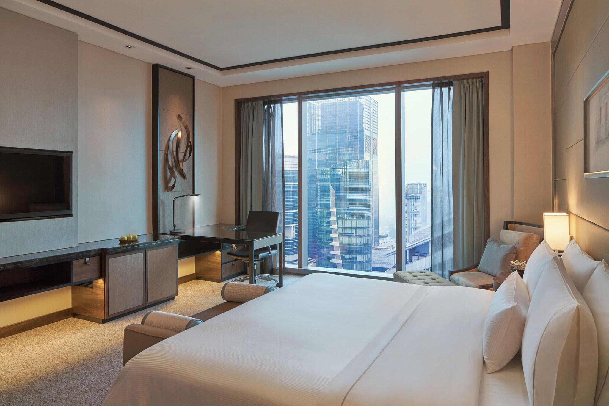 Deluxe, King Bed