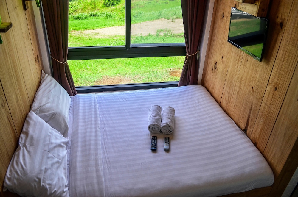 Cabins By Eco Hotel Tagaytay 36/67