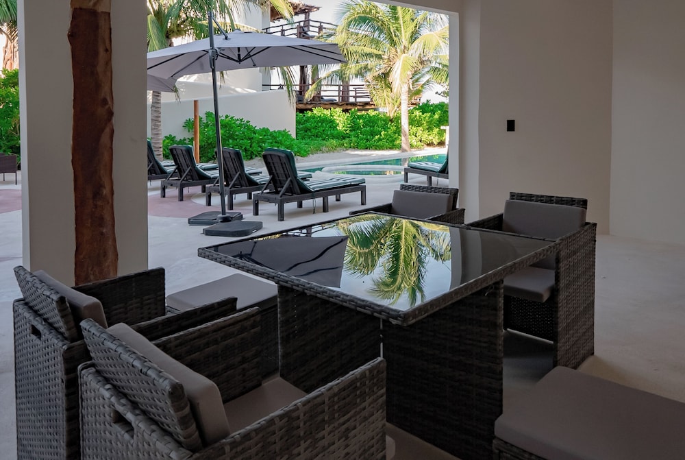 Beachfront Hotel Boutique DK 27/50