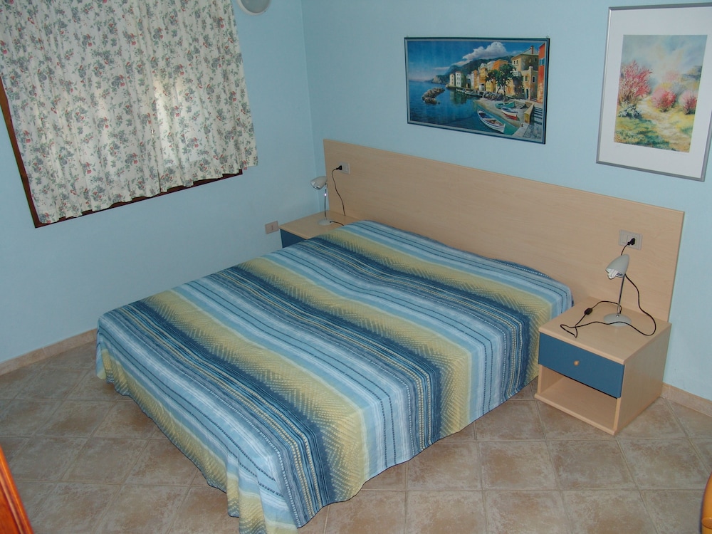 2 BEDROOMS, APARTMENT