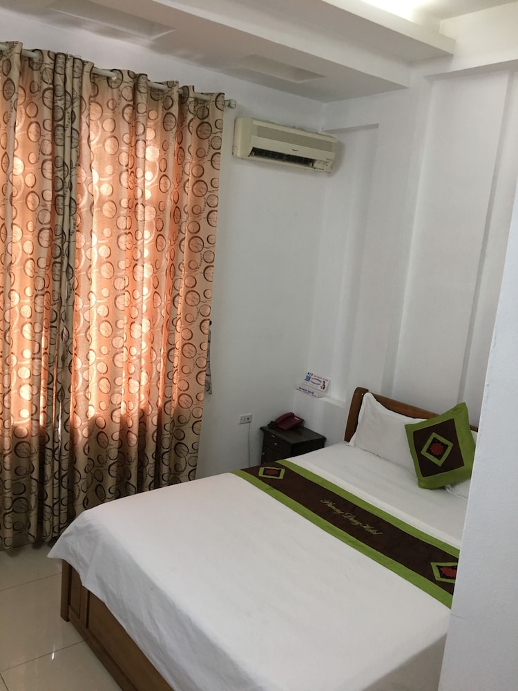 ROOM, DOUBLE BED