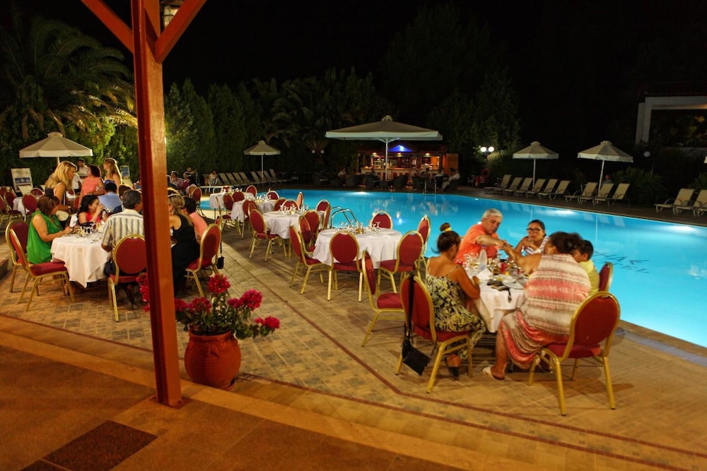 Pasiphae Hotel 54/72