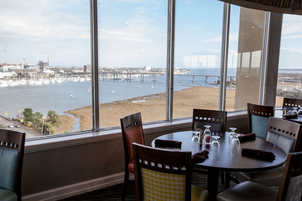 Holiday Inn Riverview 44/59