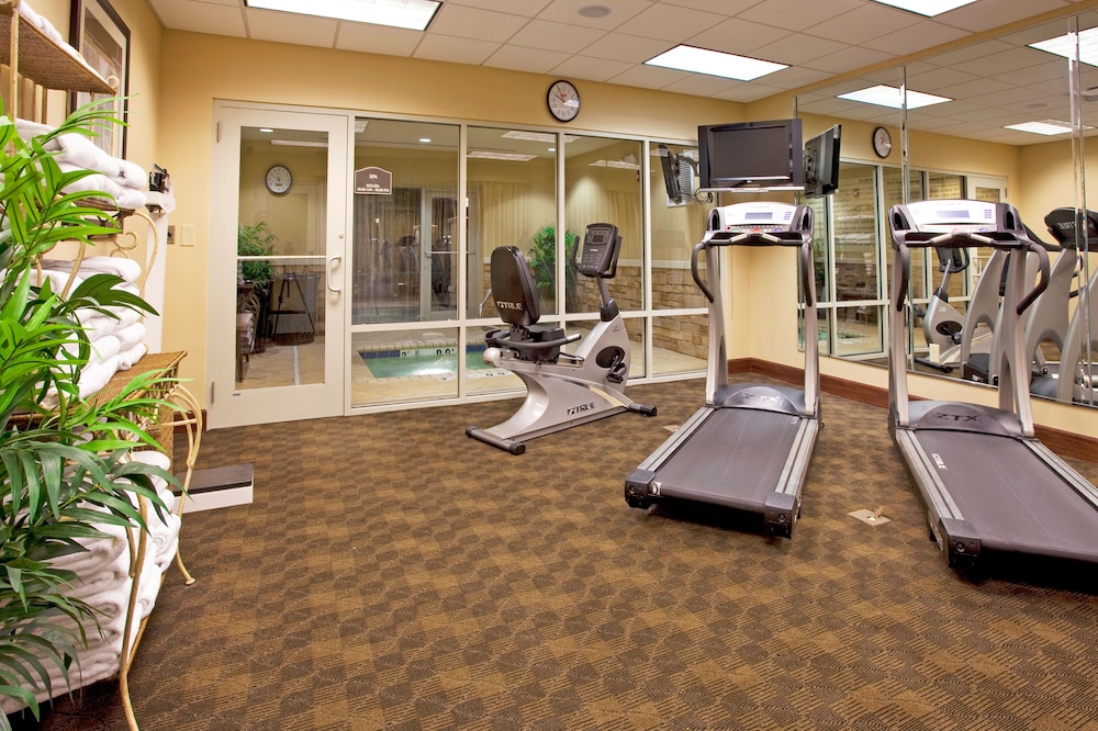 Holiday Inn Express Hotel and Suites Columbus At Northlake 32/57