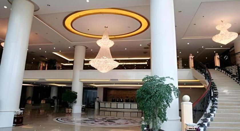 Plateau Pearl Hotel (Kunming Yongzhong Road) 10/66