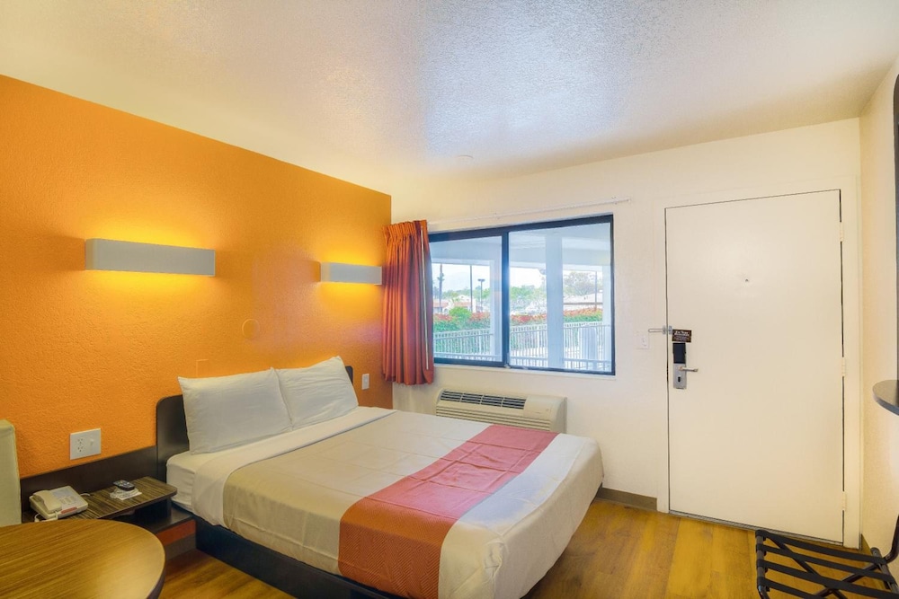 Motel6 Camarillo, CA 43/71