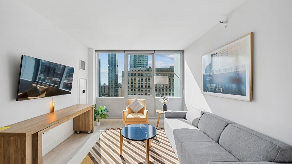 Sentral Michigan Avenue 44/58