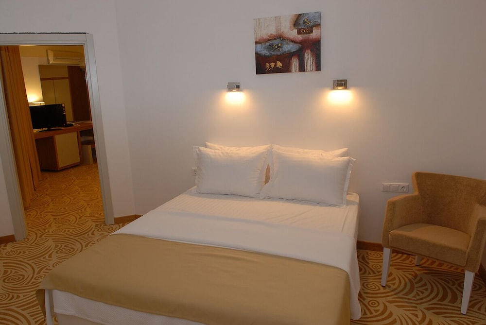 Egge Hotel 11/24