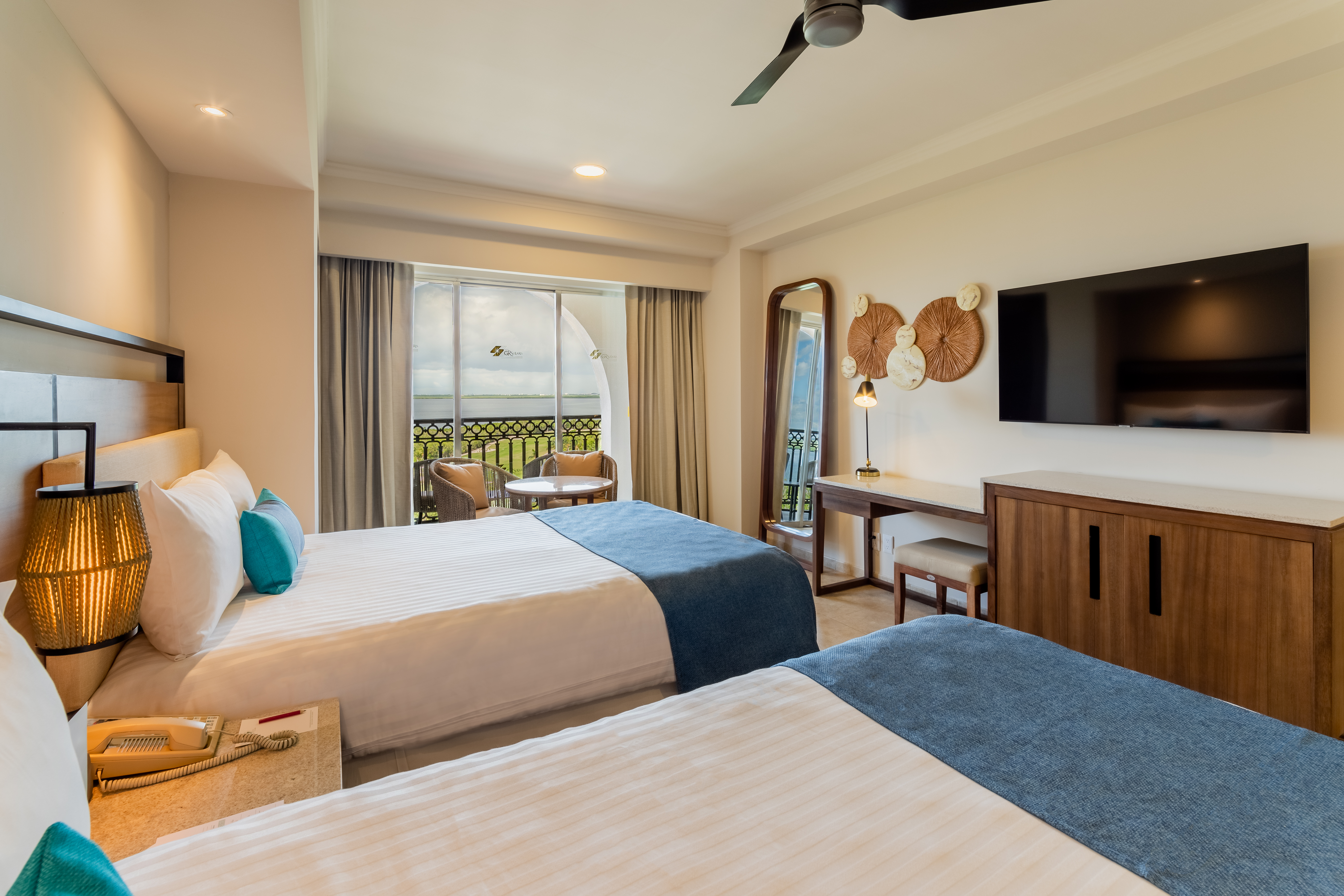 Deluxe Lagoon View