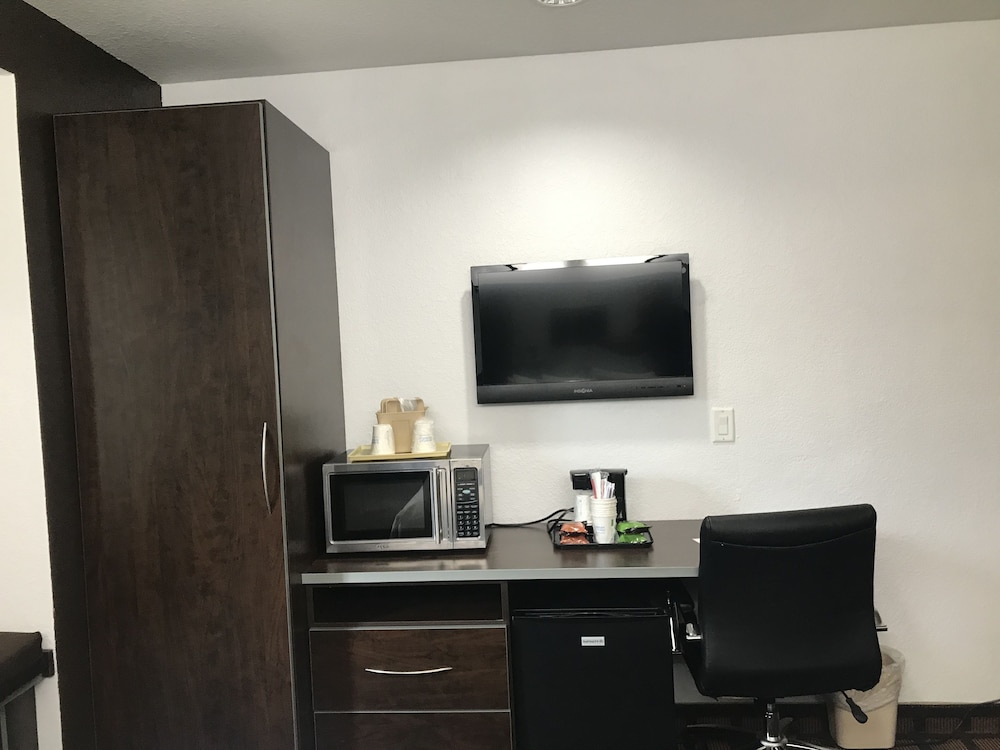 Microtel Inn & Suites by Wyndham Jacksonville Airport 35/40