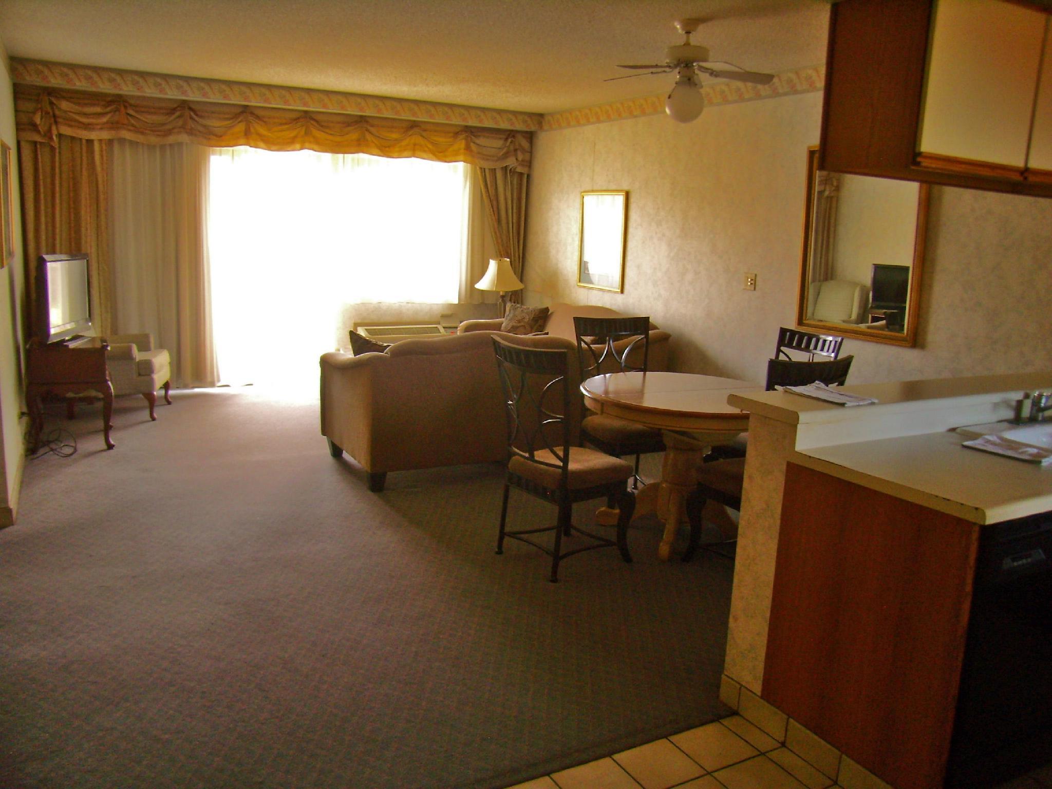 Guam Airport Hotel 19/33