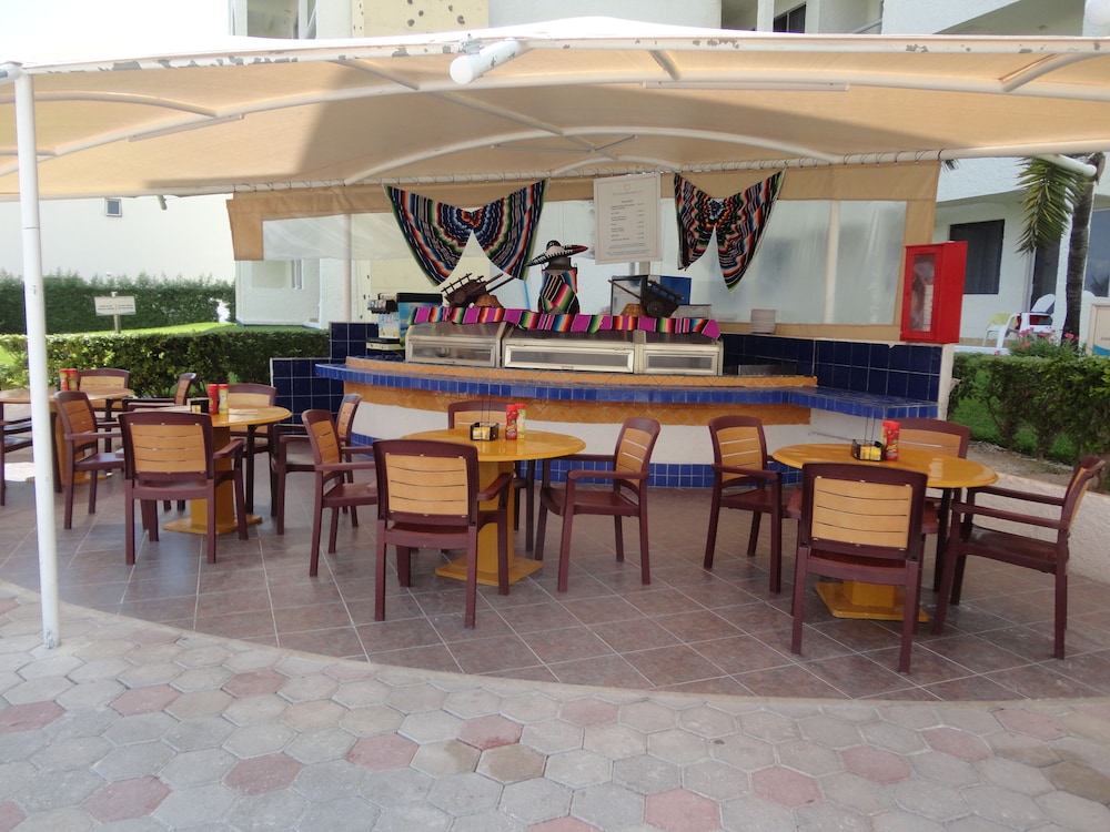 Aquamarina Beach Hotel Cancun 44/63