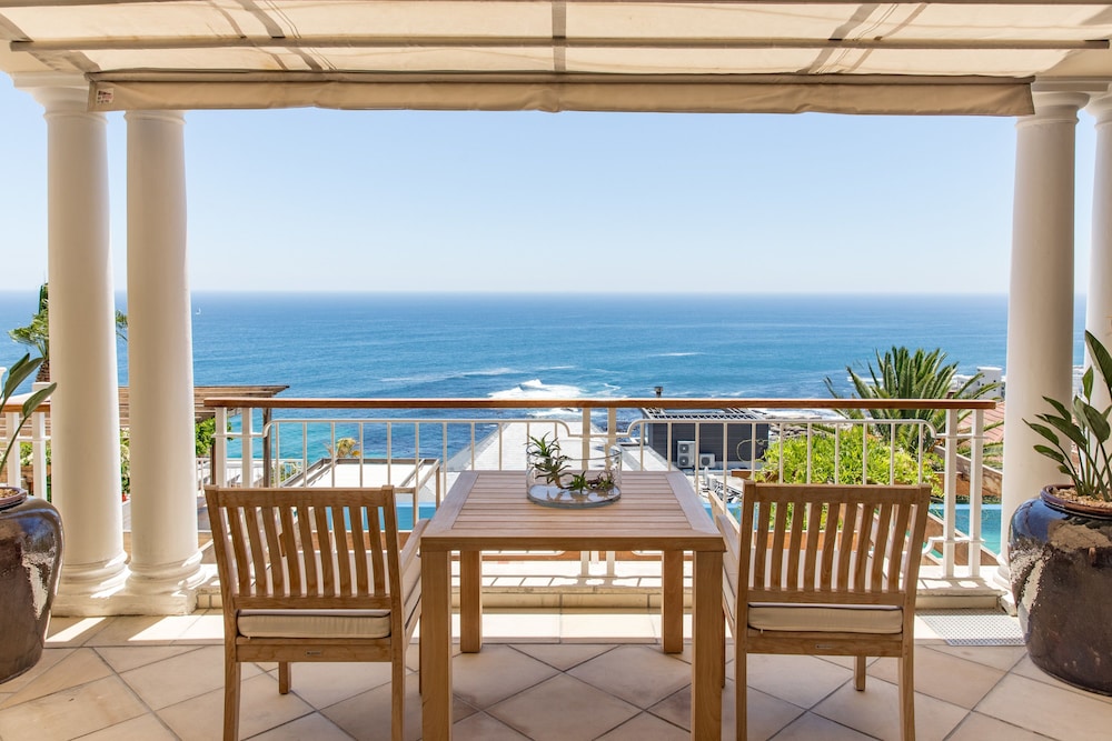 Compass House Boutique Hotel 34/48