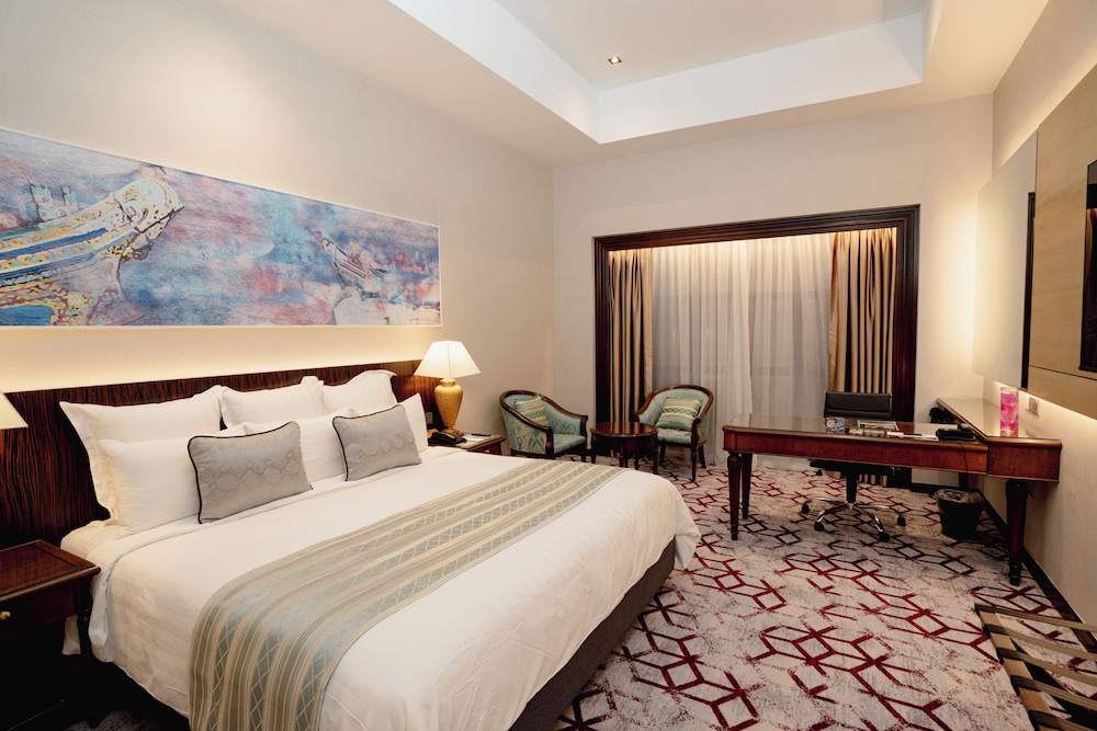 CLUB, DELUXE, KING BED