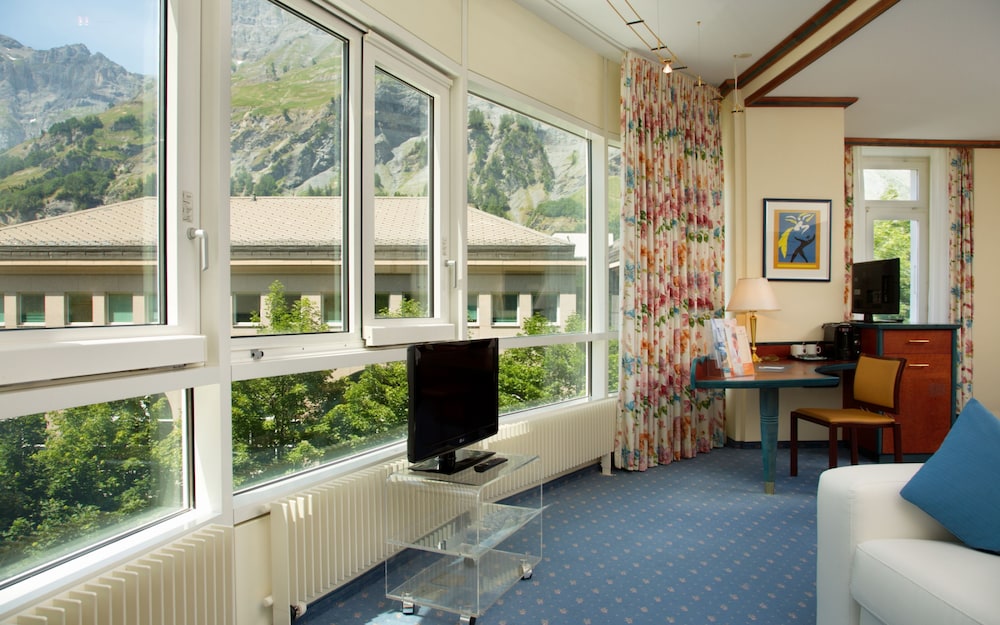 Thermal Hotels And Walliser Alpentherme Leukerbad 12/77