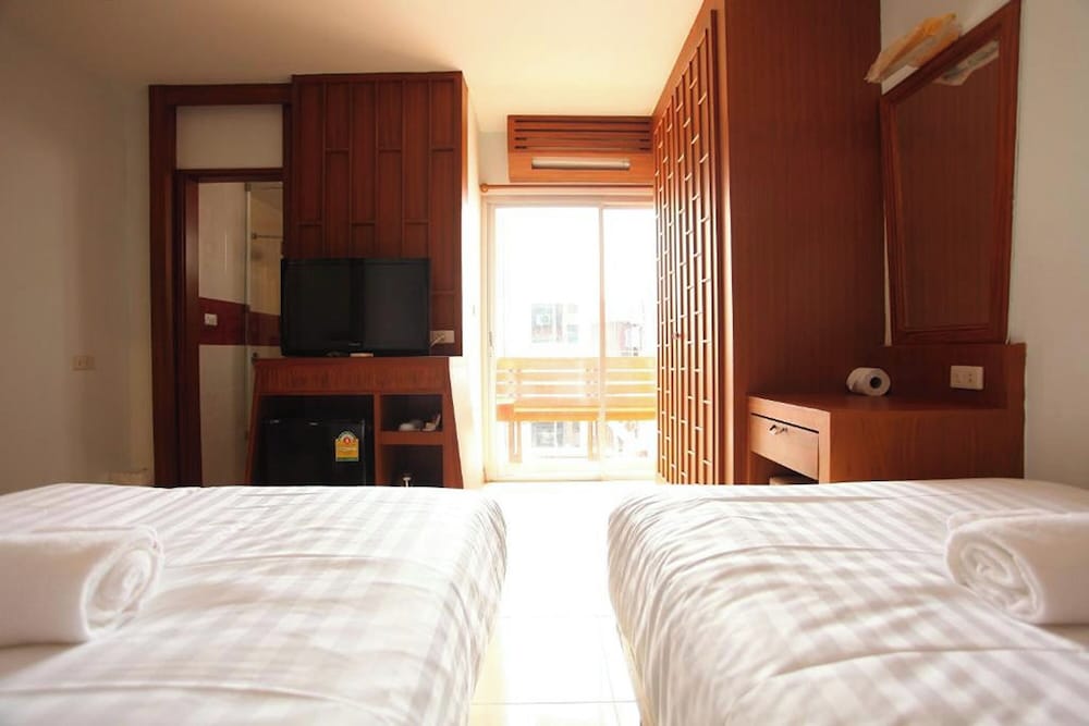 غرفة ديلوكس بسرير مزدوج، Lotus Hotel Patong 5/10
