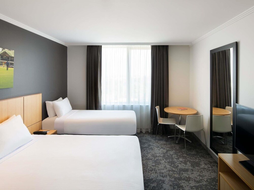 غرفة قياسية بسريرين منفصلين، Mercure Sydney Bankstown 2/6