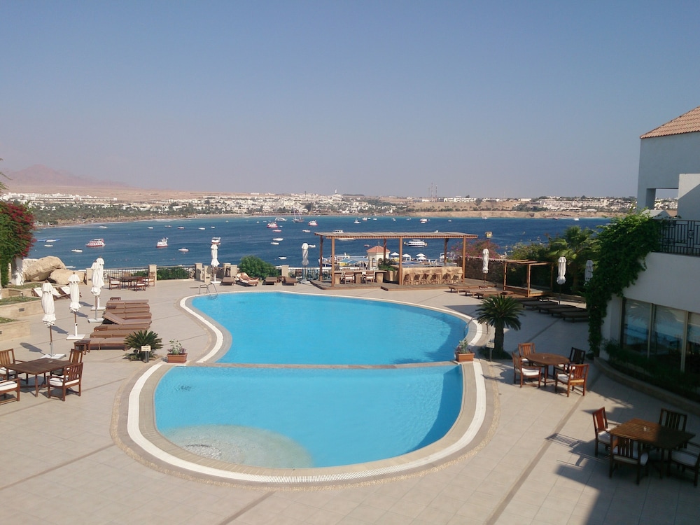 Eden Rock Hotel 29/32