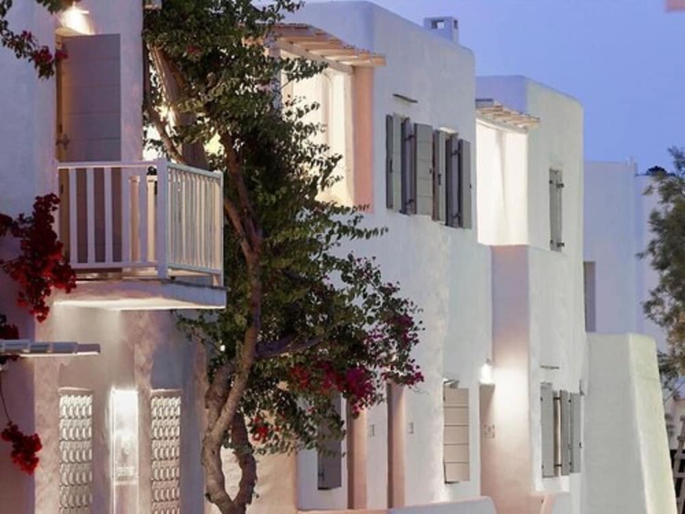 Delmar Apartments And Suites 45/50