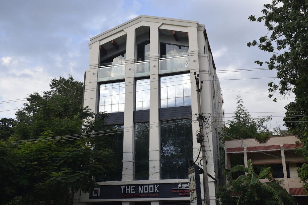 The Nook Hotel 2/68